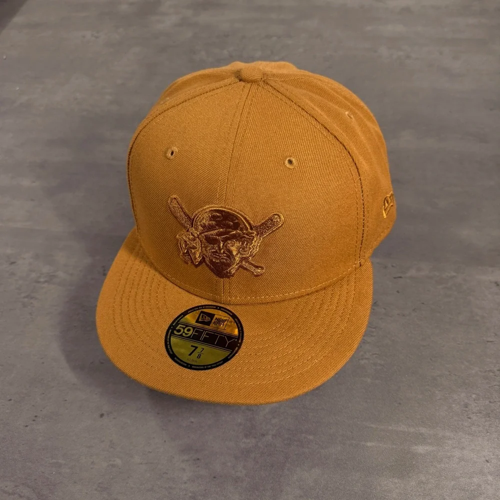 New Era Pittsburgh Pirates Hat‎ 7 7/8 Bronze Wheat Fitted Jolly Roger Logo Cap
